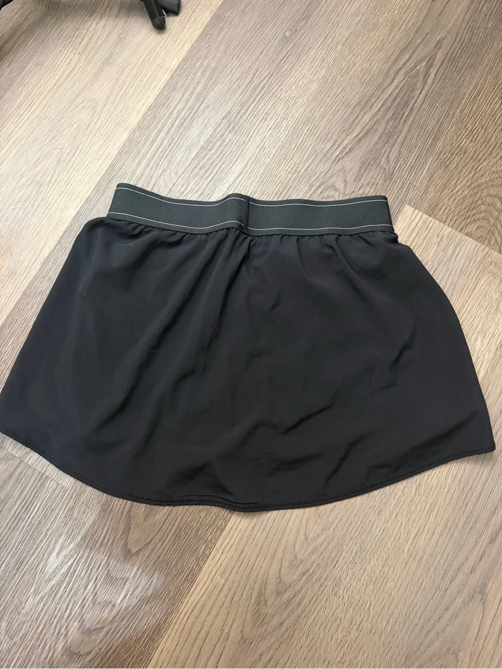 ALO Yoga Black Athletic Mini Skirt with Logo Waistband